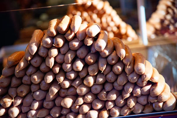 Montón Wurstel Listo Para Ser Cocinado Banquete Mercado Chorizo Embutidos —  Fotos de Stock