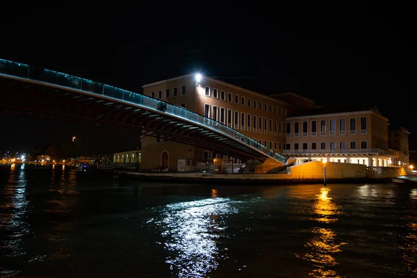 Vue Nocturne Controversé Pont Constitution Venise Italie Conçu Par Architecte — Photo