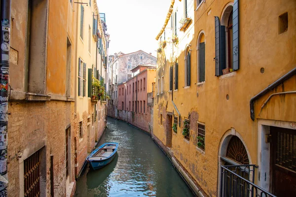 Vue Sur Canal Venise Italie Détail Sur Les Maisons Les — Photo
