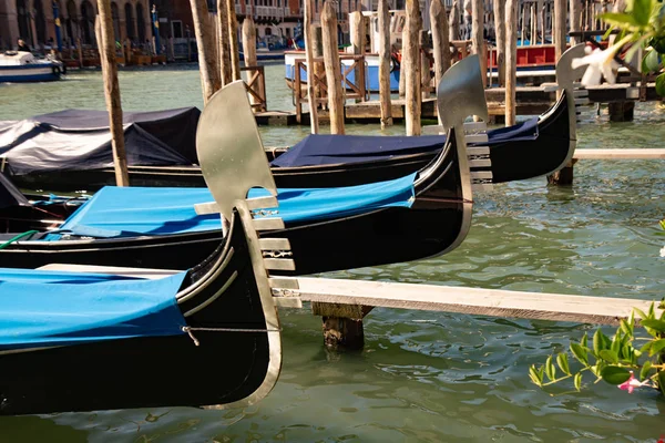 Gondolas Venecia Italia Detalle Los Famosos Barcos Venecianos —  Fotos de Stock