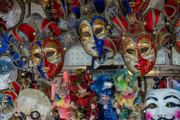 Conjunto Máscaras Colecionáveis Carnaval Veneziano Objeto Cerâmico Vintage Pano Casanova — Fotografia de Stock