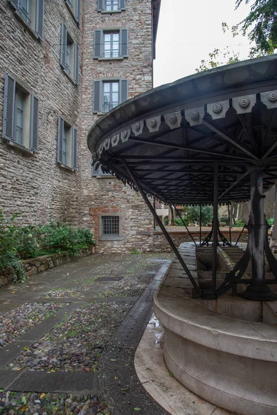 Casa Banho Pública Bergamo Itália Construída 1891 Uma Longa Bacia — Fotografia de Stock