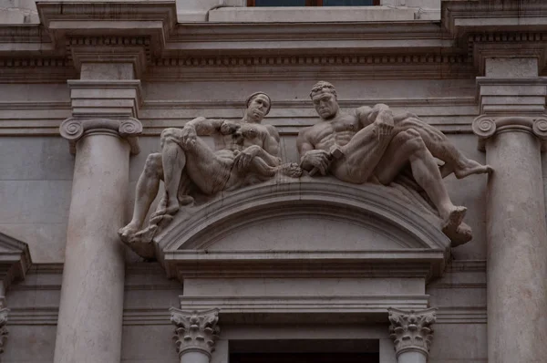 Όγδοη Μαρμάρινο Trabeation Από Palazzo Nuovo Μάι Βιβλιοθήκη Στο Μπέργκαμο — Φωτογραφία Αρχείου