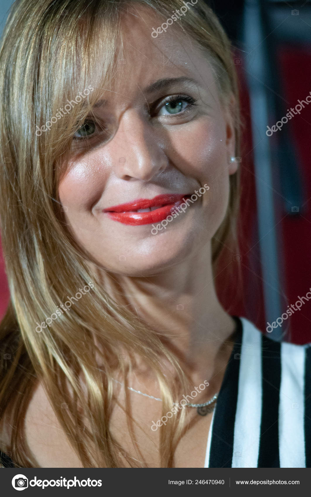 Close Blonde Smiling Girl Green Eyes Perfect Face Makeup Red