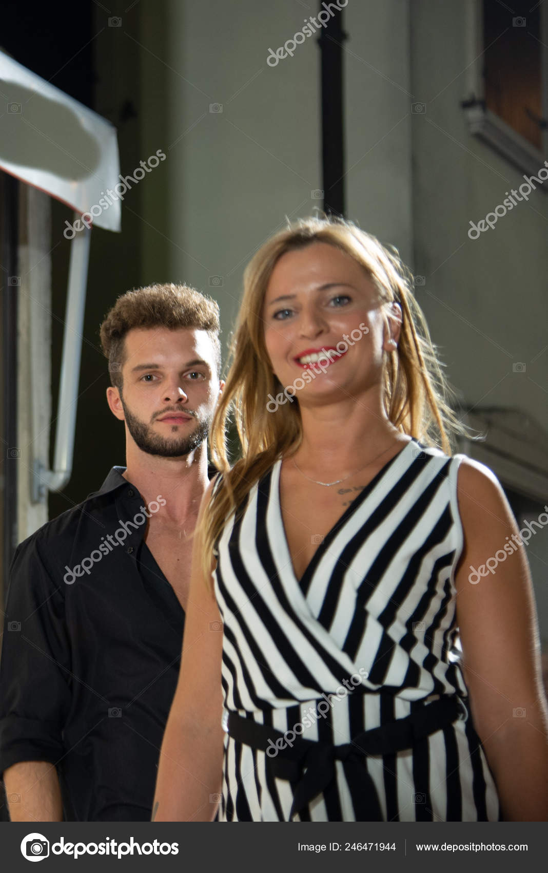 boy open the girl dress
