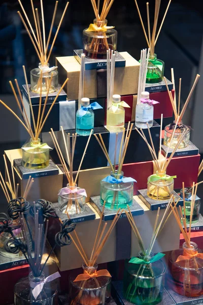 Artistieke Murano Glazen Containers Bezaaid Met Parfum Artistieke Realisatie Typisch — Stockfoto