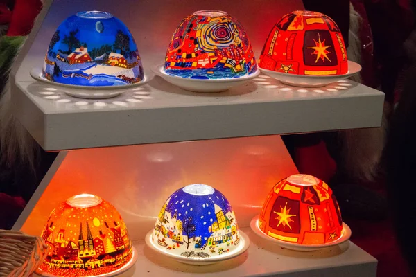 Mooie Heldere Gekleurde Decoraties Met Kerst Ontwerpen Feestelijke Decoraties Voor — Stockfoto