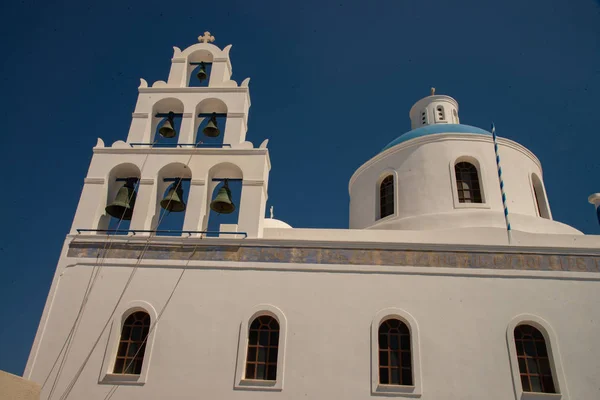 Över Den Ortodoxa Kyrkan Oia Santorini Grekland Klassisk Vit Kupol — Stockfoto