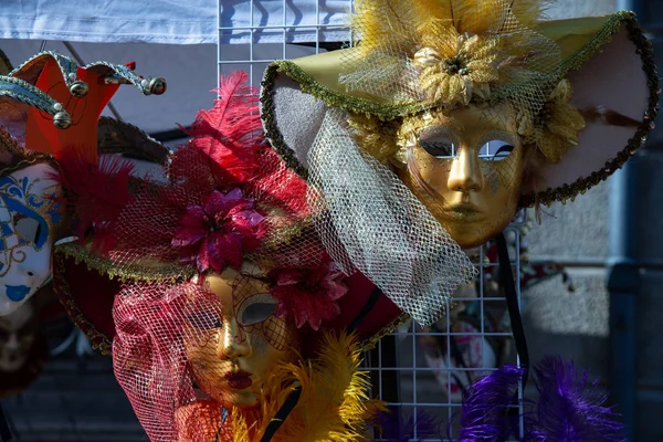 Grote Carnaval Masker Beeltenis Van Een Vrouw Groep Vintage Venetiaanse — Stockfoto