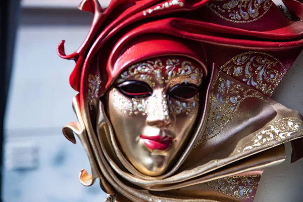 Groot Carnavalsmasker Van Een Vrouw Vintage Venetiaanse Carnavalsmaskers — Stockfoto