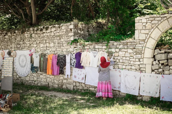 Berat, Arnavutluk - Haziran 2018: Tarihi kent Berat, Osmanlı mimarisinde Arnavutluk, UNESCO Dünya Miras Listesi.