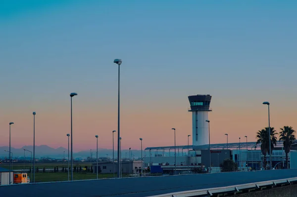 Tirana, Albánia-december 2014: Tirana International Airport Nene Tereza, gyakran Rinas International Airport — Stock Fotó