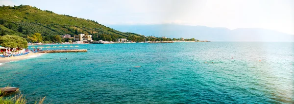 Small beach on beautiful summer Adriatic Sea Vlore coast, Albania. — Stock Photo, Image