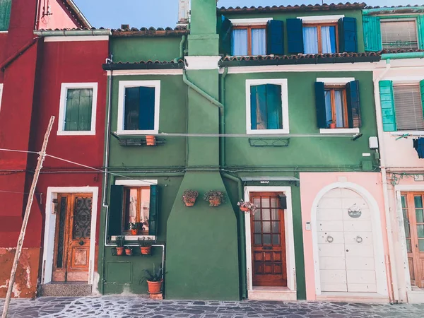 Kleurrijke huizen in Burano, Venetië, Italië — Stockfoto