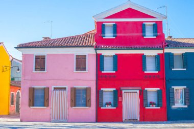 Burano, Venedik, İtalya 'daki renkli evler