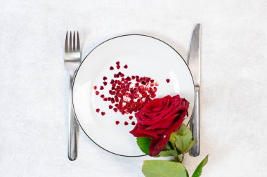 Sevgililer günü akşam yemeği üst görünüm