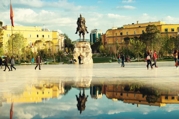 The Skanderbeg Square is the main plaza in the centre of Tirana — Stock Photo, Image