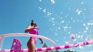 Köpük Partisi açık havada bir plajda.