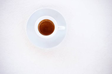beyaz arka plan üzerinde espresso kahve fincan