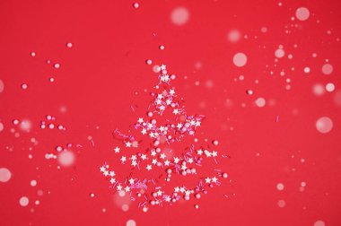 Renkli şeker pembe bir arka plan kopya alanı ile üstten görünüm