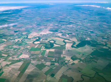 Kuş bakışı alanlar ve tarımsal parsel. Havadan izleme.