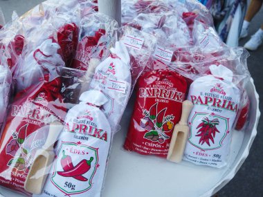 Budapeşte'de hediyelik eşya olarak satılık Macar Paprika