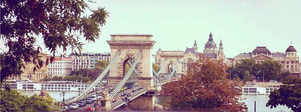 View of Danube River and Chain Bridge, Budapest, Hungary — Stock Photo, Image