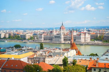 Tuna Nehri ve zincir köprü, Budapeşte, Macaristan