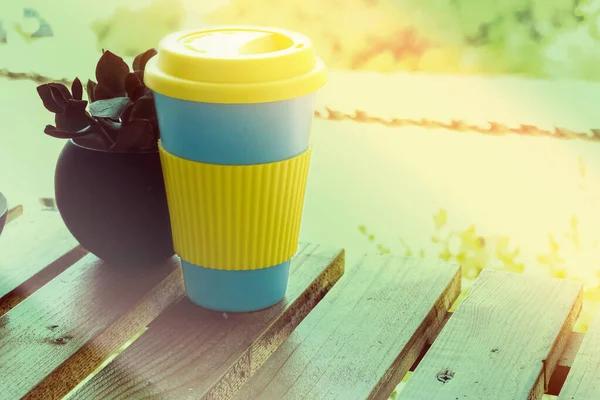 Kaffe att ta med återanvändbar resekopp gjord. Noll avfall. Hållbar livsstil — Stockfoto