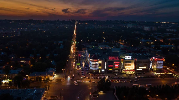 Centro commerciale notturno — Foto Stock