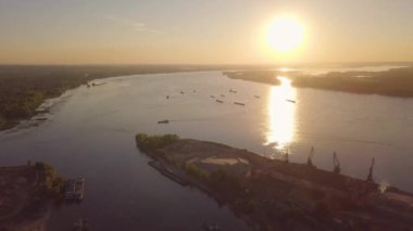 Şehir nehir limanı