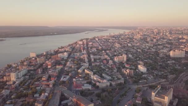 Puentes de río de ciudad — Vídeo de stock