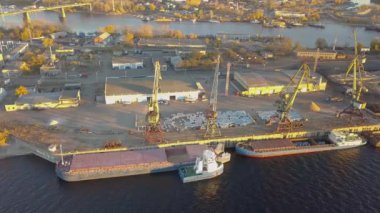 Şehir nehir limanı