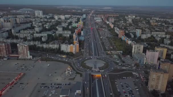 高速道路インターチェンジの空撮 — ストック動画