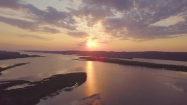 Nehir batımı havası