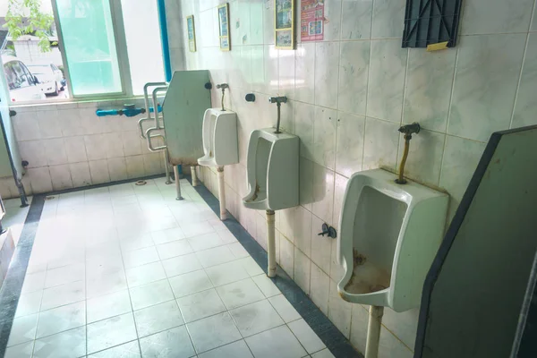 Old and rust toilet — Stock Photo, Image