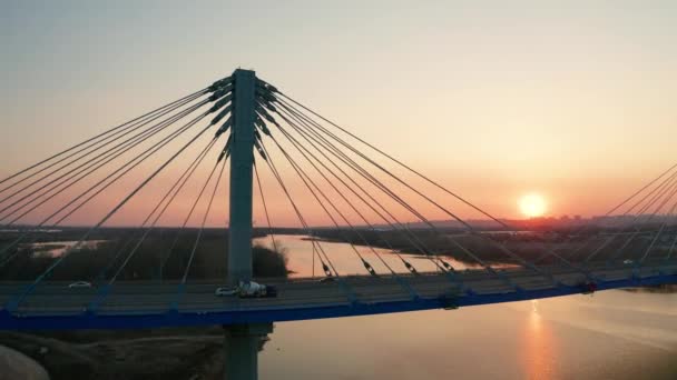 Carro sobre ponte — Vídeo de Stock