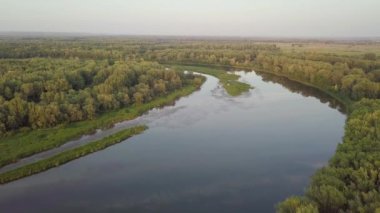 Riverland Göl Nehir