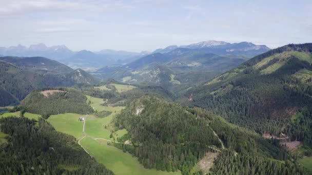 Luchtlandschap van de Alpen — Stockvideo
