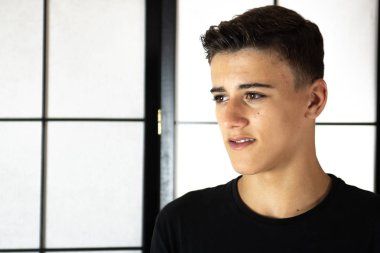 Bir 16 Y çocuk, yakın çekim