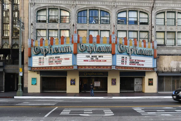 ロサンゼルス カリフォルニア 2018 歴史的なオーフィウム劇場 のダウンタウンのブロードウェイ イベントの夜のための改修を取得しようとして — ストック写真