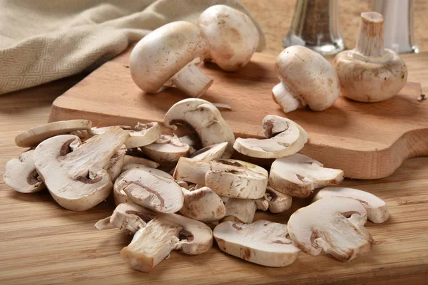 Sliced Organic Button Mushrooms Cutting Board — Stock Photo, Image