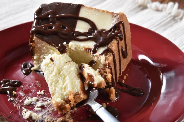 Forkful Hälften Ätit Gourmet Choklad Omfattas Cheesecake — Stockfoto