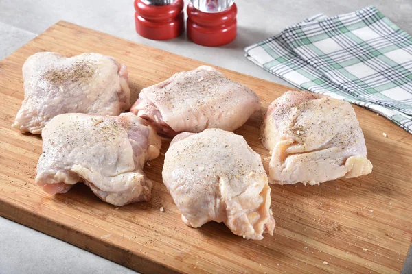 Chicken Thighs Prepared Cooked Cutting Board — Stock Photo, Image