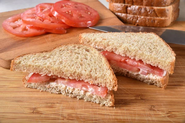 Freshly Made Tomato Sandwich Cutting Board — Stock Photo, Image