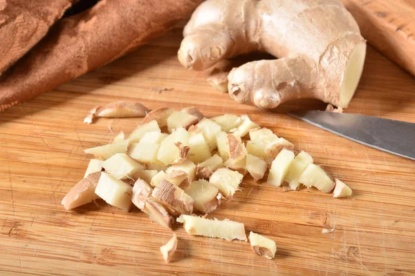 Mound Chopped Fresh Organic Ginger Root — Stock Photo, Image