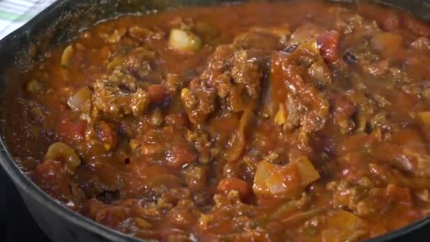 Spaghetti Saus Met Vlees Slowmotion Roeren — Stockvideo