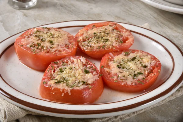 Closeup Sliced Tomatoes Topped Parmesan Cheese Oregano Parsley — Stock Photo, Image