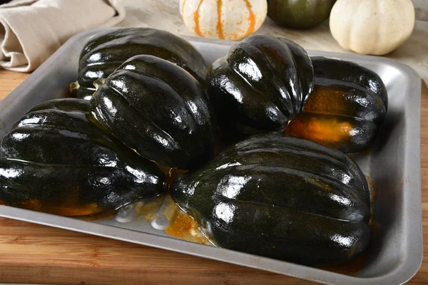 Roasted Acorn Squash Halves Baking Pan — Stock Photo, Image