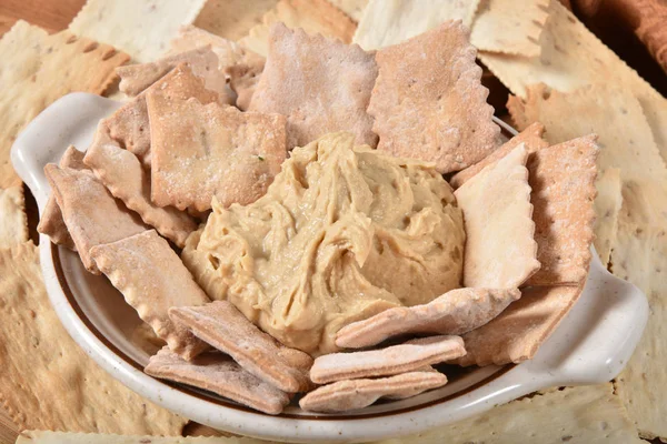 Wyświetlić Zbliżenie Miskę Świeży Hummus Chipy Pita Wyśmienity Pszenne — Zdjęcie stockowe